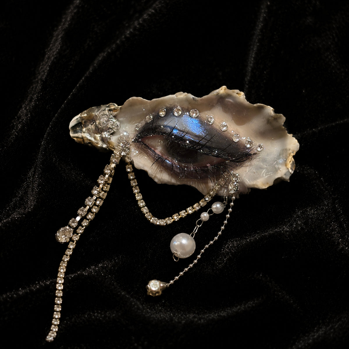 Lilith Veil Black & White Smoky oyster eye with long draped chains and a large pale drop.