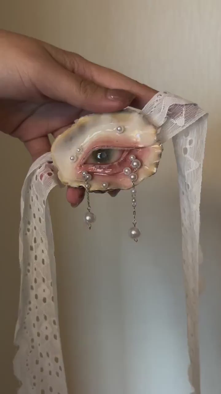 Green-and-Gold Oyster Eye — Choker, Brooch or Charm — product video